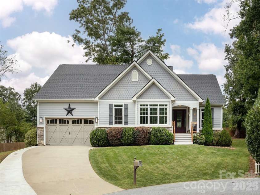 8 Broadmoor Drive, Arden, NC 28704.  MLS# CAR4431546, YatesRealty ID 54859. 