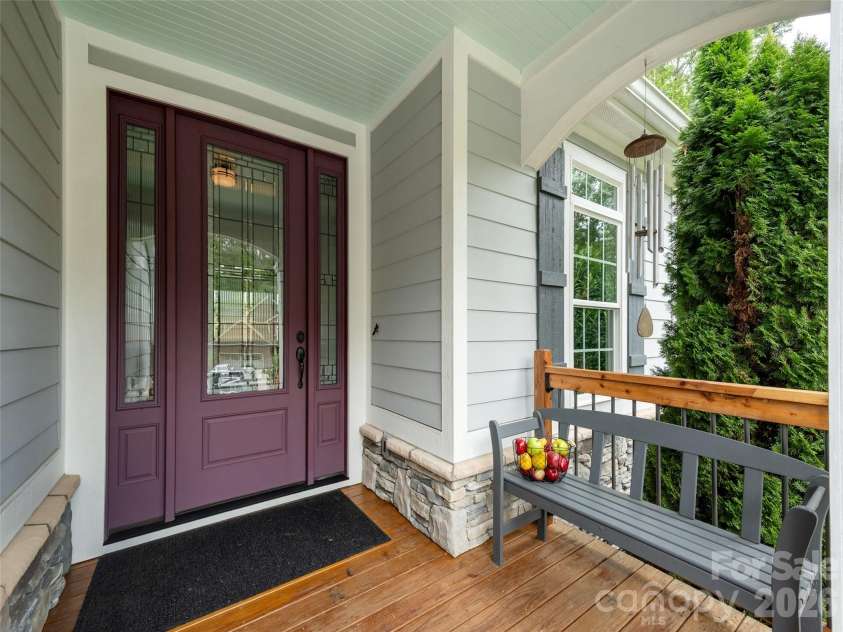 8 Broadmoor Drive, Arden, NC 28704.  MLS# CAR4431546, YatesRealty ID 54859. 