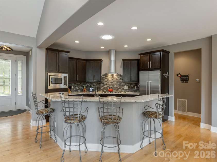 8 Broadmoor Drive, Arden, NC 28704.  MLS# CAR4431546, YatesRealty ID 54859. 