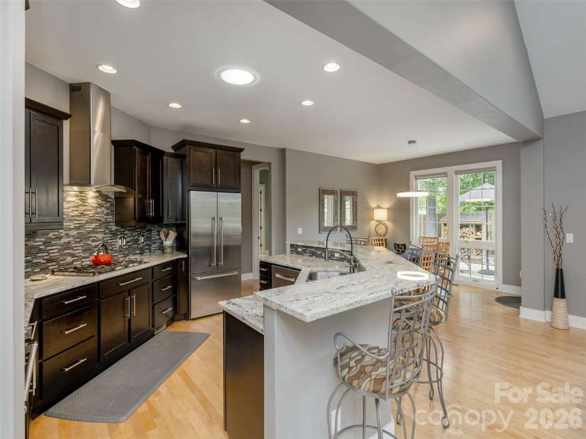 8 Broadmoor Drive, Arden, NC 28704.  MLS# CAR4431546, YatesRealty ID 54859. 
