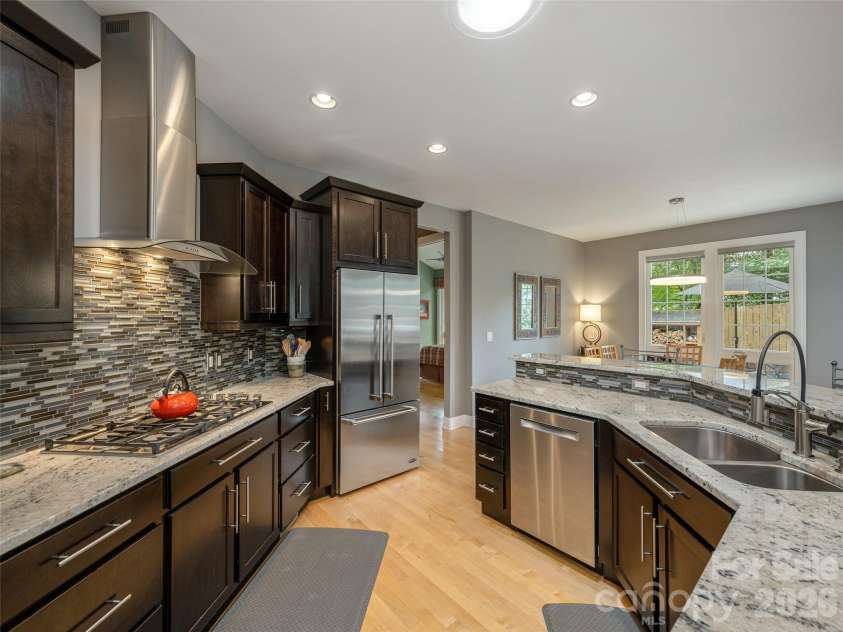 8 Broadmoor Drive, Arden, NC 28704.  MLS# CAR4431546, YatesRealty ID 54859. 