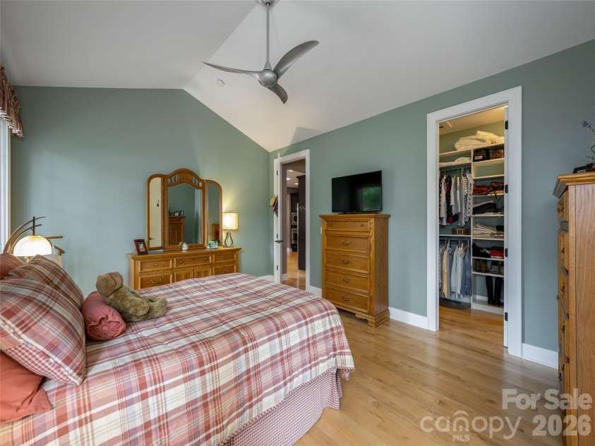8 Broadmoor Drive, Arden, NC 28704.  MLS# CAR4431546, YatesRealty ID 54859. 