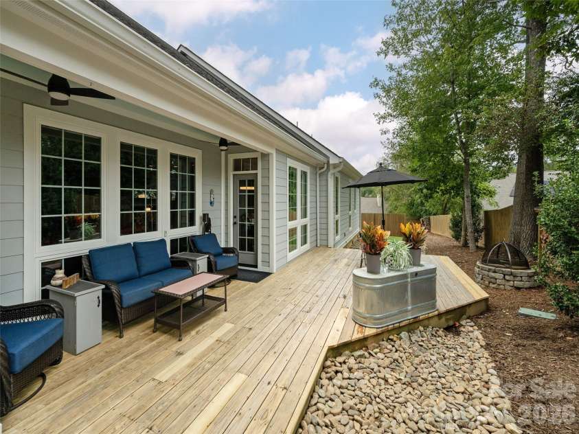8 Broadmoor Drive, Arden, NC 28704.  MLS# CAR4431546, YatesRealty ID 54859. 