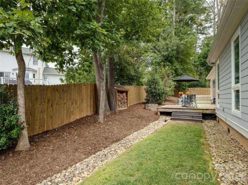 8 Broadmoor Drive, Arden, NC 28704.  MLS# CAR4431546, YatesRealty ID 54859. 
