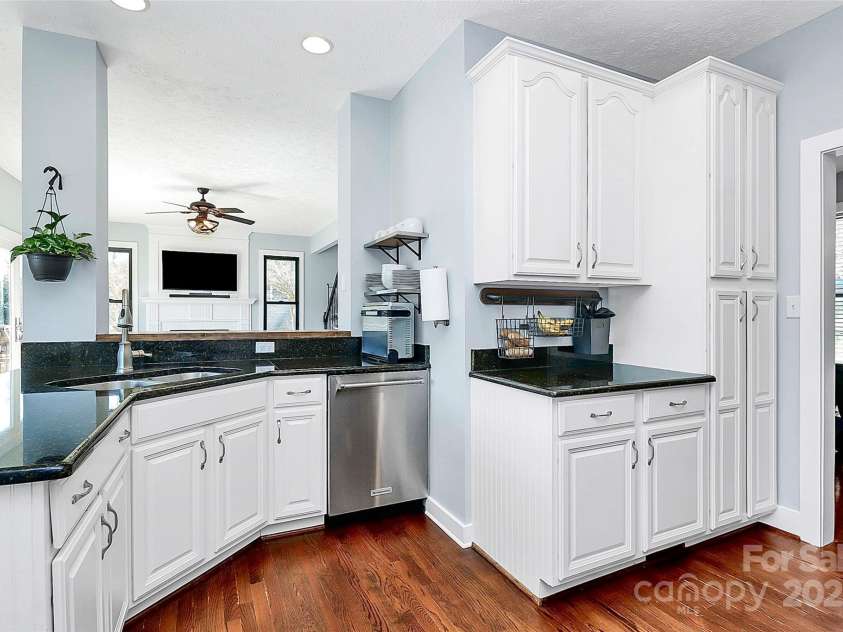 126 Anchor Lane, Troutman, NC 28166.  MLS# CAR4228228, YatesRealty ID 5486. KITCHEN with PASS THRU to GREAT ROOM