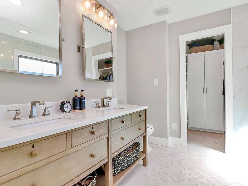 126 Anchor Lane, Troutman, NC 28166.  MLS# CAR4228228, YatesRealty ID 5486. OWNER'S BATH