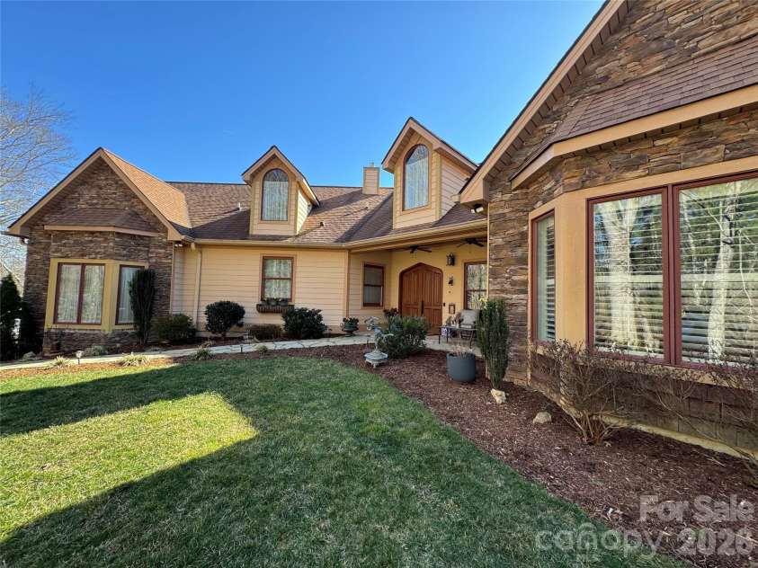 628 Vista Falls Road, Mills River, NC 28759.  MLS# CAR4358678, YatesRealty ID 5486. 