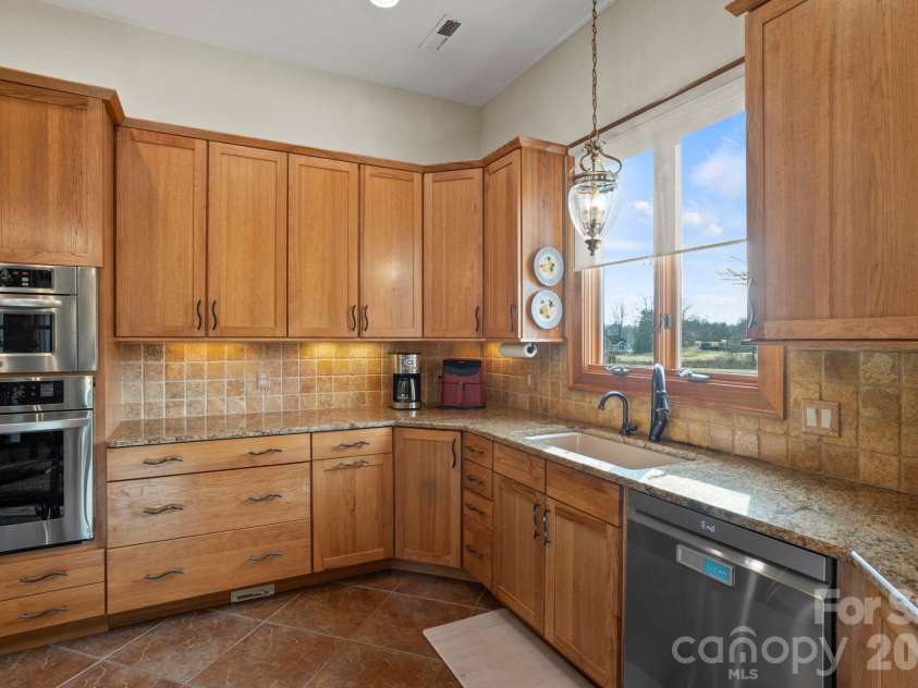 628 Vista Falls Road, Mills River, NC 28759.  MLS# CAR4358678, YatesRealty ID 5486. 