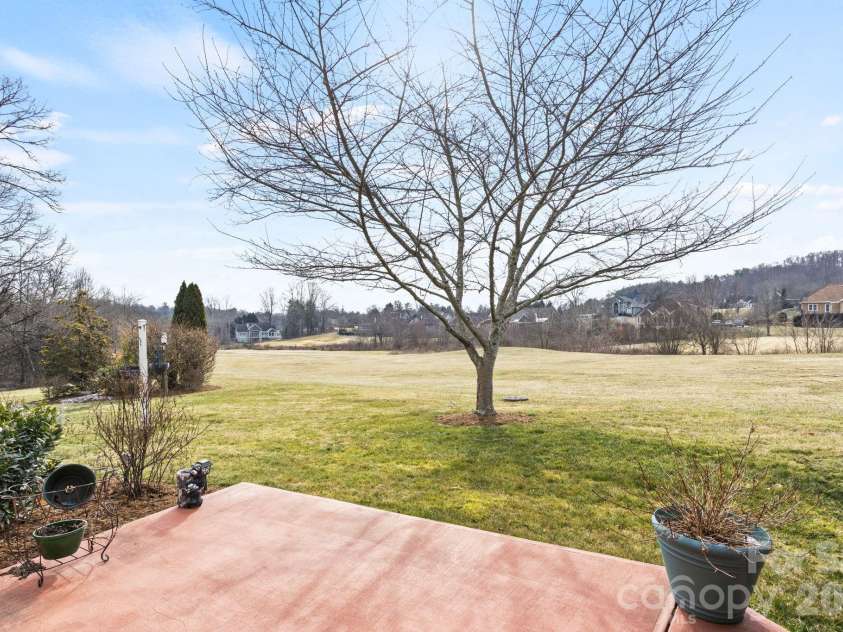 628 Vista Falls Road, Mills River, NC 28759.  MLS# CAR4358678, YatesRealty ID 5486. 