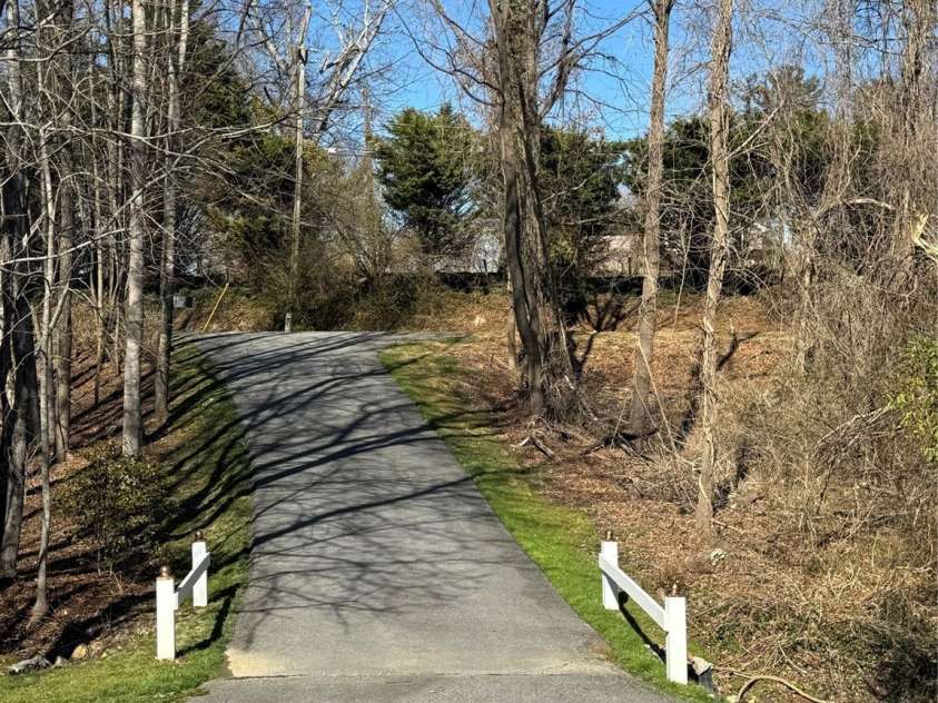 628 Vista Falls Road, Mills River, NC 28759.  MLS# CAR4358678, YatesRealty ID 5486. 