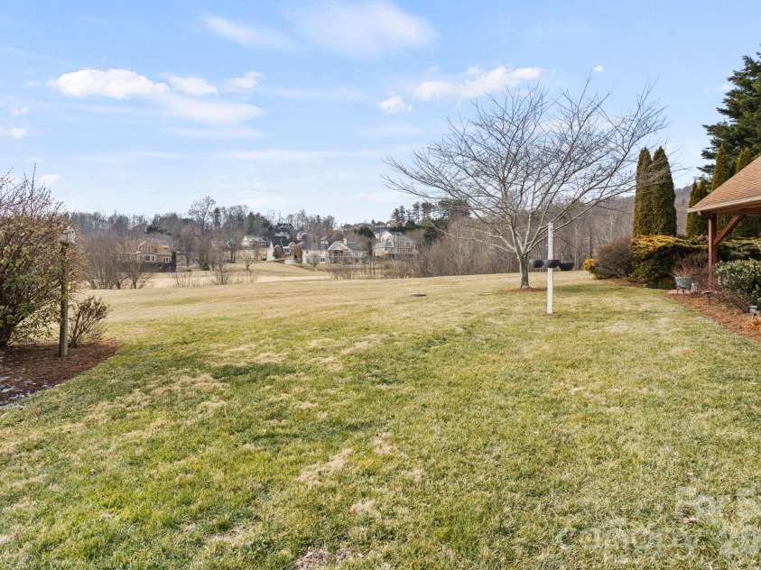 628 Vista Falls Road, Mills River, NC 28759.  MLS# CAR4358678, YatesRealty ID 5486. 