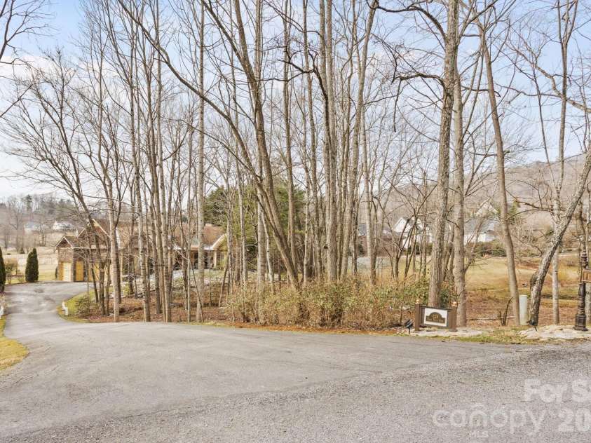 628 Vista Falls Road, Mills River, NC 28759.  MLS# CAR4358678, YatesRealty ID 5486. 