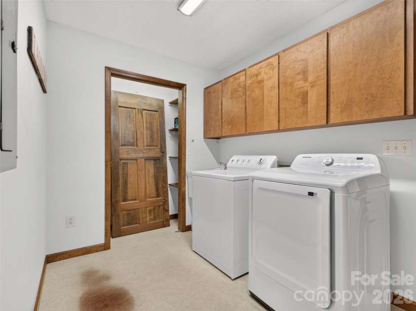 172 Clock Crest Drive, Pisgah Forest, NC 28768.  MLS# CAR4428630, YatesRealty ID 54860. 