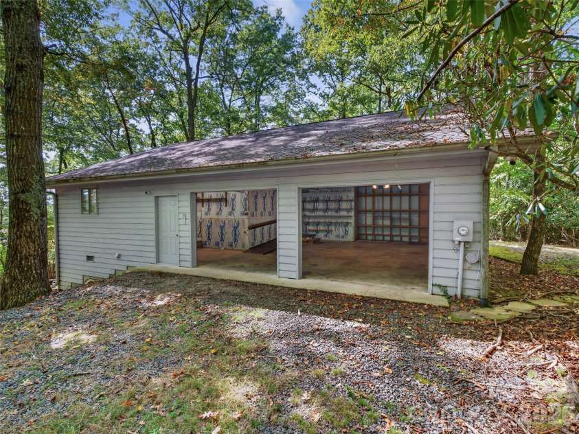 172 Clock Crest Drive, Pisgah Forest, NC 28768.  MLS# CAR4428630, YatesRealty ID 54860. 