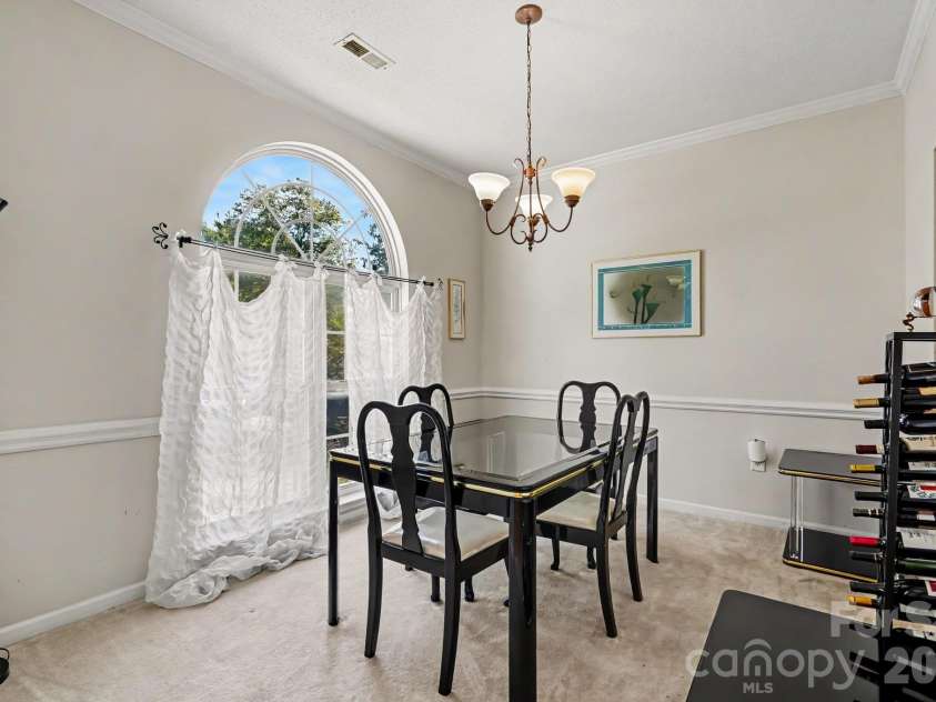9600 Veronica Drive, Charlotte, NC 28215.  MLS# CAR4428554, YatesRealty ID 54861. 