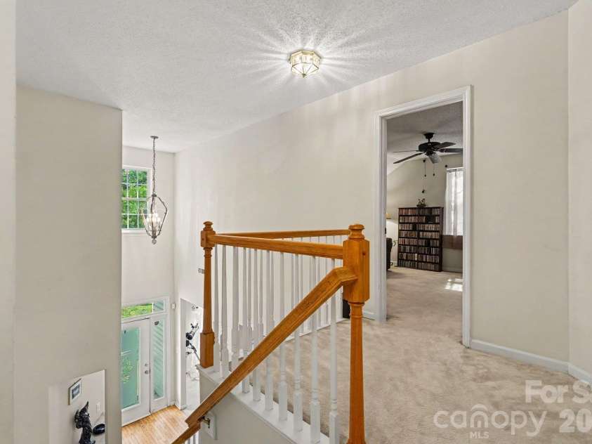 9600 Veronica Drive, Charlotte, NC 28215.  MLS# CAR4428554, YatesRealty ID 54861. 