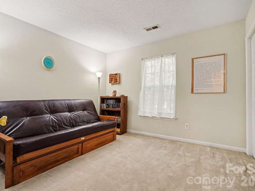9600 Veronica Drive, Charlotte, NC 28215.  MLS# CAR4428554, YatesRealty ID 54861. 