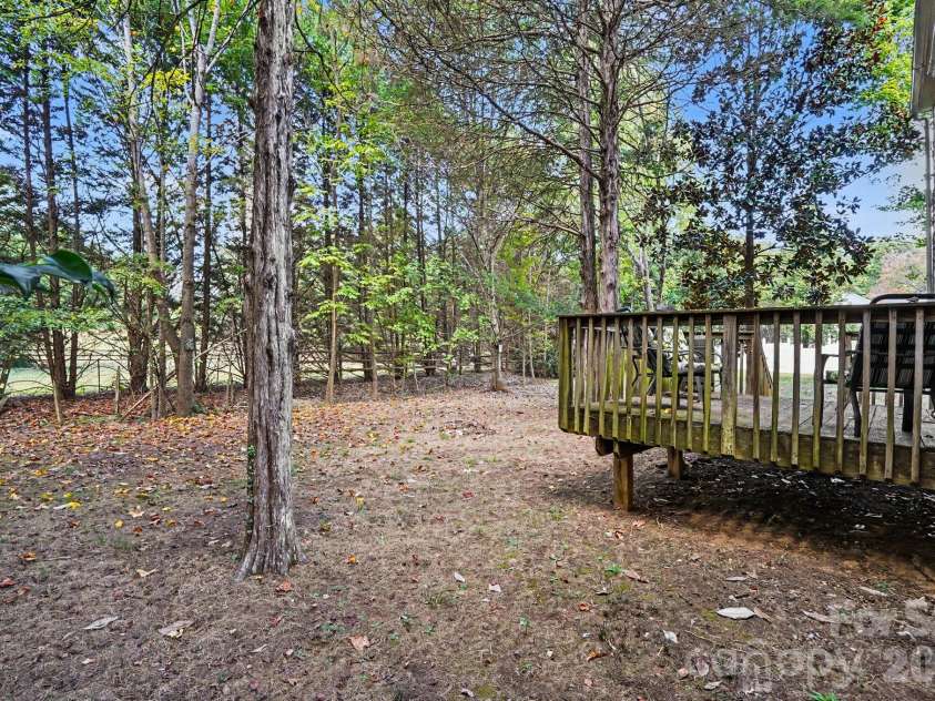 9600 Veronica Drive, Charlotte, NC 28215.  MLS# CAR4428554, YatesRealty ID 54861. 