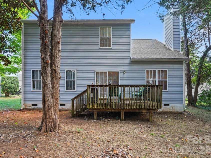 9600 Veronica Drive, Charlotte, NC 28215.  MLS# CAR4428554, YatesRealty ID 54861. 