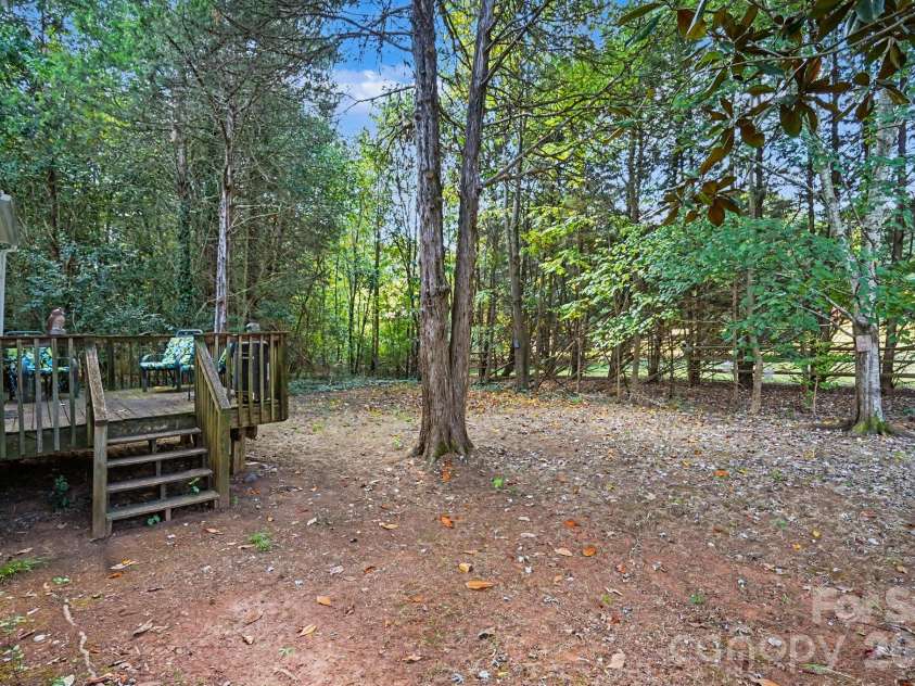 9600 Veronica Drive, Charlotte, NC 28215.  MLS# CAR4428554, YatesRealty ID 54861. 