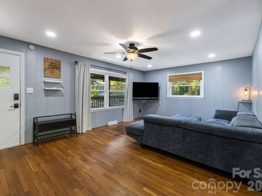 227 Cedar Hill Road, Asheville, NC 28806.  MLS# CAR4430299, YatesRealty ID 54864. 