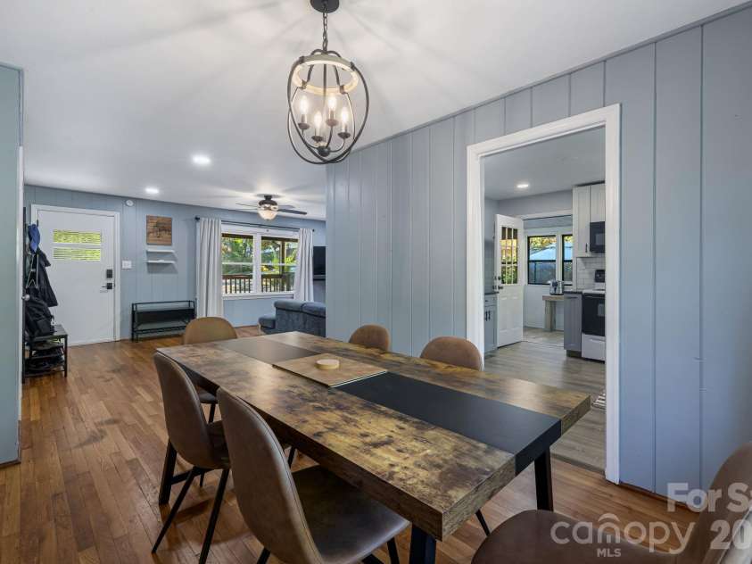 227 Cedar Hill Road, Asheville, NC 28806.  MLS# CAR4430299, YatesRealty ID 54864. 