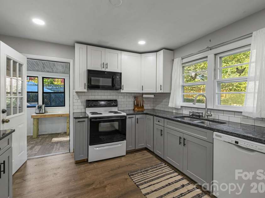 227 Cedar Hill Road, Asheville, NC 28806.  MLS# CAR4430299, YatesRealty ID 54864. 