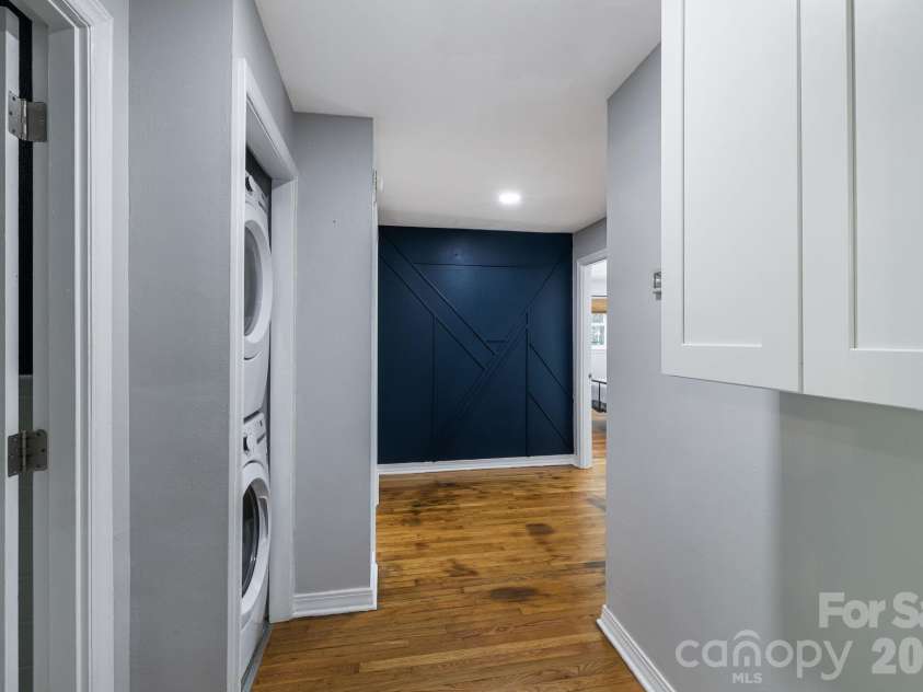 227 Cedar Hill Road, Asheville, NC 28806.  MLS# CAR4430299, YatesRealty ID 54864. 