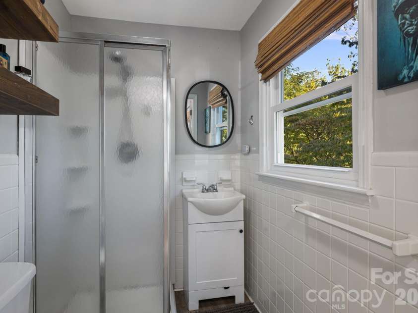 227 Cedar Hill Road, Asheville, NC 28806.  MLS# CAR4430299, YatesRealty ID 54864. 