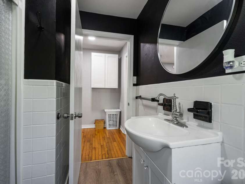 227 Cedar Hill Road, Asheville, NC 28806.  MLS# CAR4430299, YatesRealty ID 54864. 