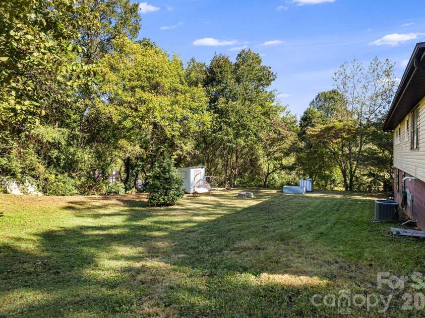 227 Cedar Hill Road, Asheville, NC 28806.  MLS# CAR4430299, YatesRealty ID 54864. 