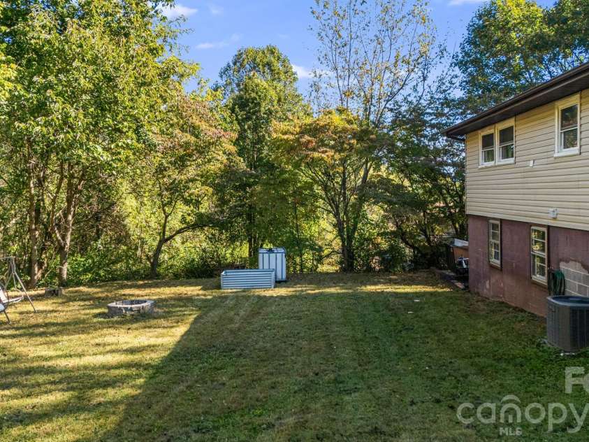 227 Cedar Hill Road, Asheville, NC 28806.  MLS# CAR4430299, YatesRealty ID 54864. 