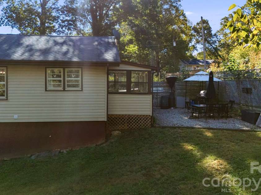 227 Cedar Hill Road, Asheville, NC 28806.  MLS# CAR4430299, YatesRealty ID 54864. 
