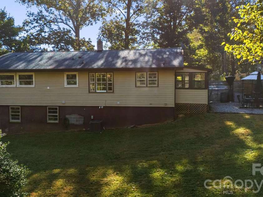 227 Cedar Hill Road, Asheville, NC 28806.  MLS# CAR4430299, YatesRealty ID 54864. 