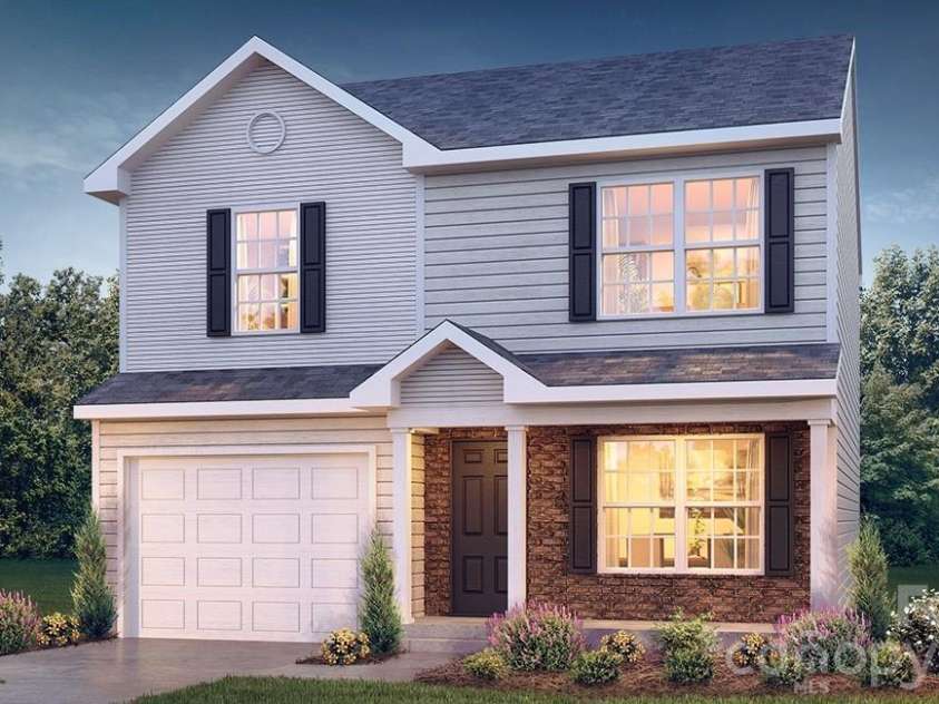 2141 10th Street, Hickory, NC 28602.  MLS# CAR4431630, YatesRealty ID 54865. 