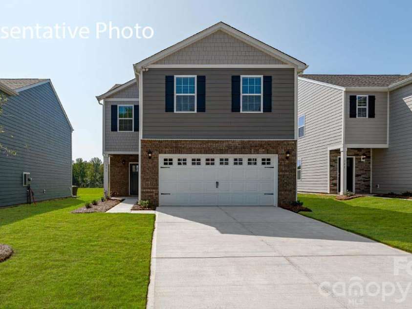2145 10th Street, Hickory, NC 28602.  MLS# CAR4431636, YatesRealty ID 54866. 