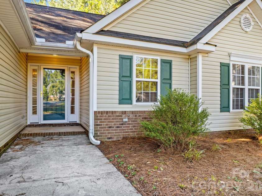 211 Whispering Pines Lane, Linwood, NC 27299.  MLS# CAR4429174, YatesRealty ID 54867. 