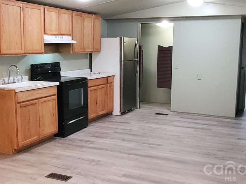 7297 Beaver Road, Kannapolis, NC 28081.  MLS# CAR4431620, YatesRealty ID 54869. Kitchen