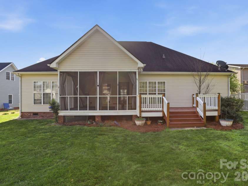 2421 Sweetbriar Lane, Rock Hill, SC 29732.  MLS# CAR4352010, YatesRealty ID 5487. 