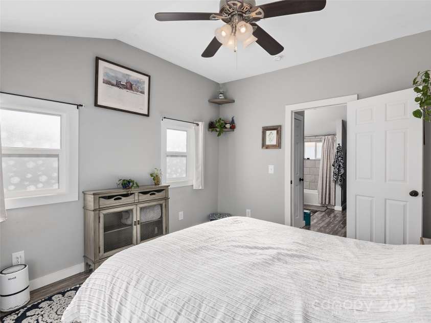 259 Herron Cove Road, Weaverville, NC 28787.  MLS# CAR4228536, YatesRealty ID 5487. Vaulted ceiling