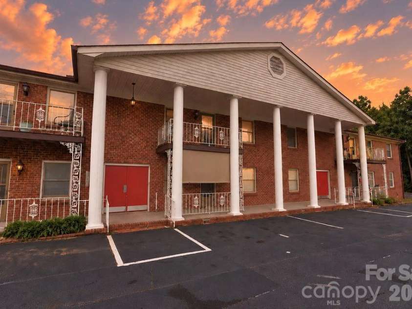 2102 Main Street, Kannapolis, NC 28081.  MLS# CAR4426090, YatesRealty ID 54870. 