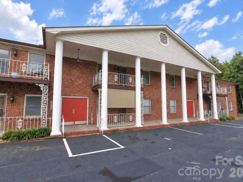 2102 Main Street, Kannapolis, NC 28081.  MLS# CAR4426090, YatesRealty ID 54870. 