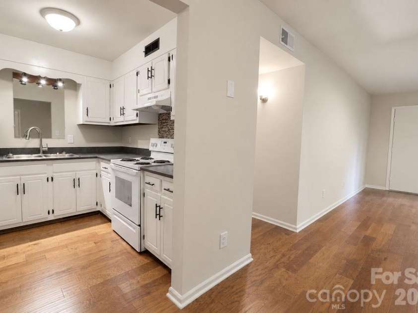 2102 Main Street, Kannapolis, NC 28081.  MLS# CAR4426090, YatesRealty ID 54870. 
