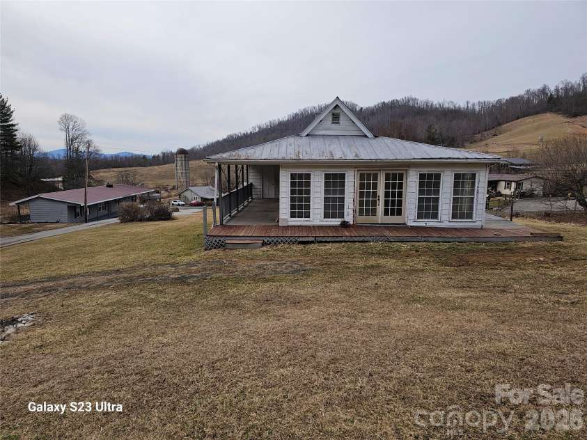 664 Water Street, Bakersville, NC 28705.  MLS# CAR4431236, YatesRealty ID 54871. 
