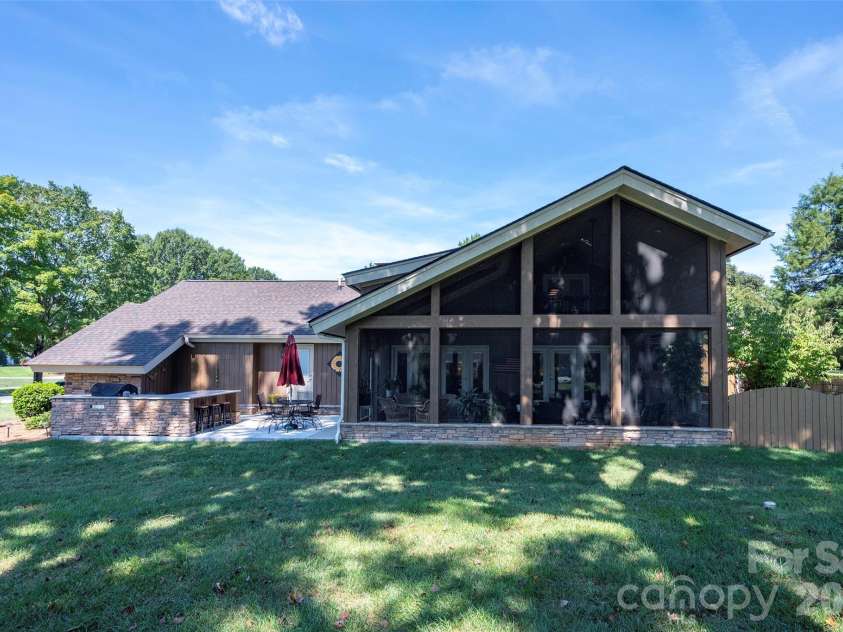109 Holly Circle, Bermuda Run, NC 27006.  MLS# CAR4429639, YatesRealty ID 54873. 