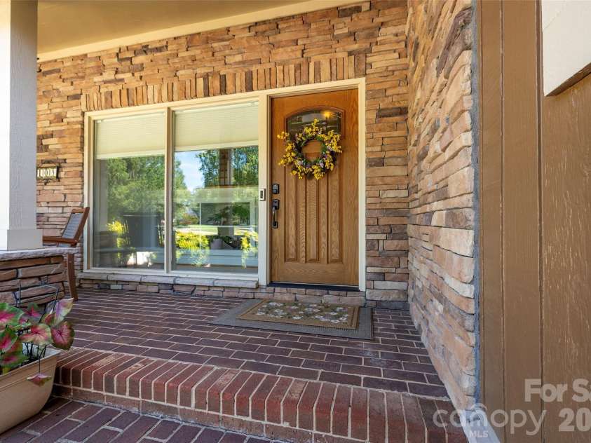 109 Holly Circle, Bermuda Run, NC 27006.  MLS# CAR4429639, YatesRealty ID 54873. 