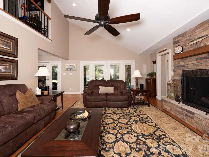 109 Holly Circle, Bermuda Run, NC 27006.  MLS# CAR4429639, YatesRealty ID 54873. 