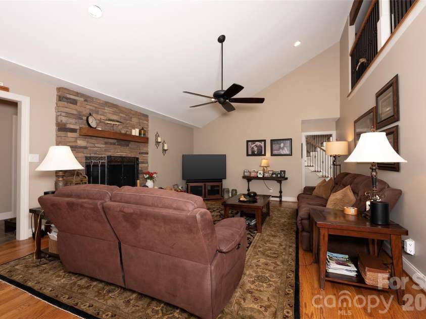 109 Holly Circle, Bermuda Run, NC 27006.  MLS# CAR4429639, YatesRealty ID 54873. 