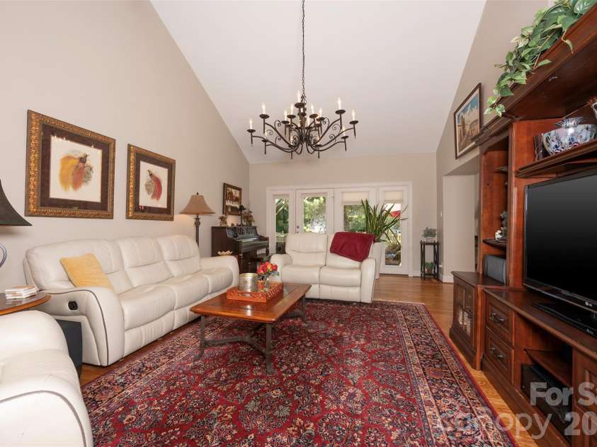 109 Holly Circle, Bermuda Run, NC 27006.  MLS# CAR4429639, YatesRealty ID 54873. 