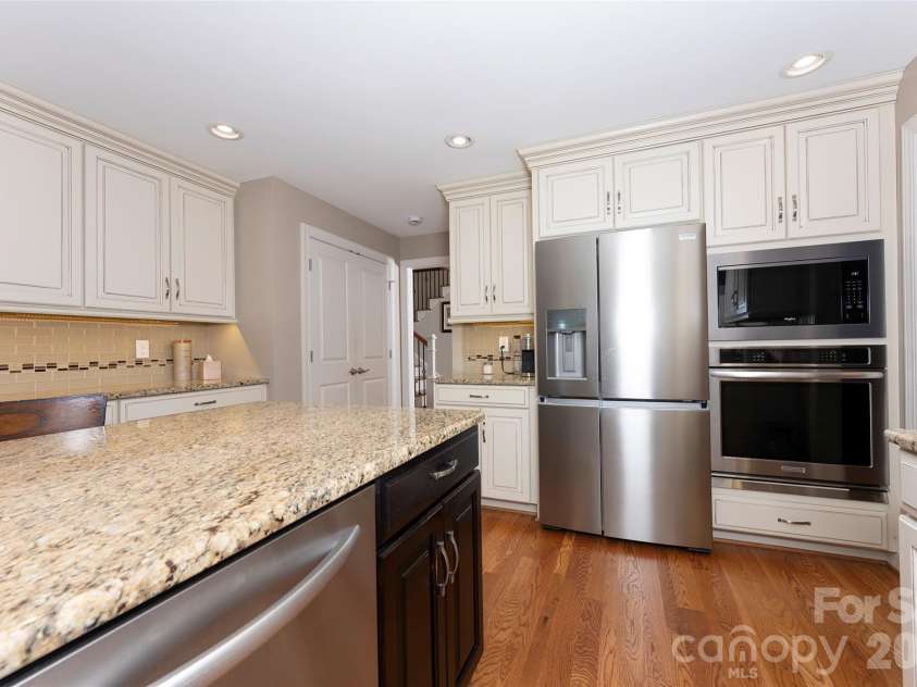 109 Holly Circle, Bermuda Run, NC 27006.  MLS# CAR4429639, YatesRealty ID 54873. 